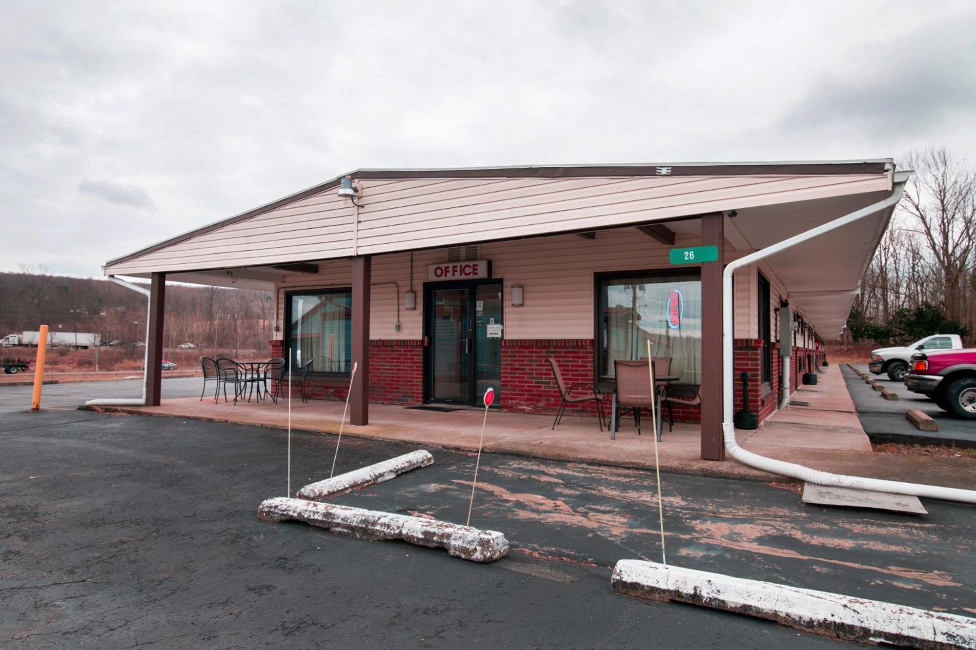 Oyo Hotel Dalton Pa I-81 Craig Экстерьер фото